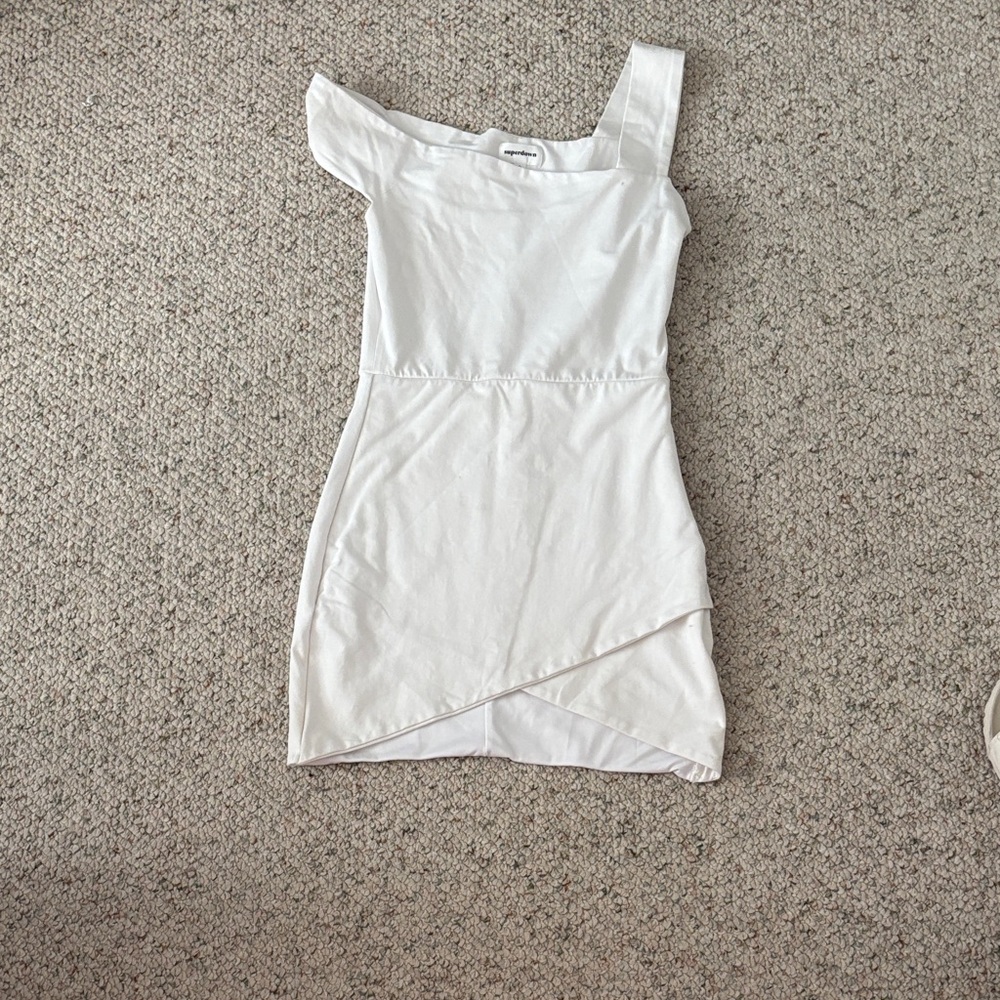 Superdown Chic Cream One-Shoulder Dress